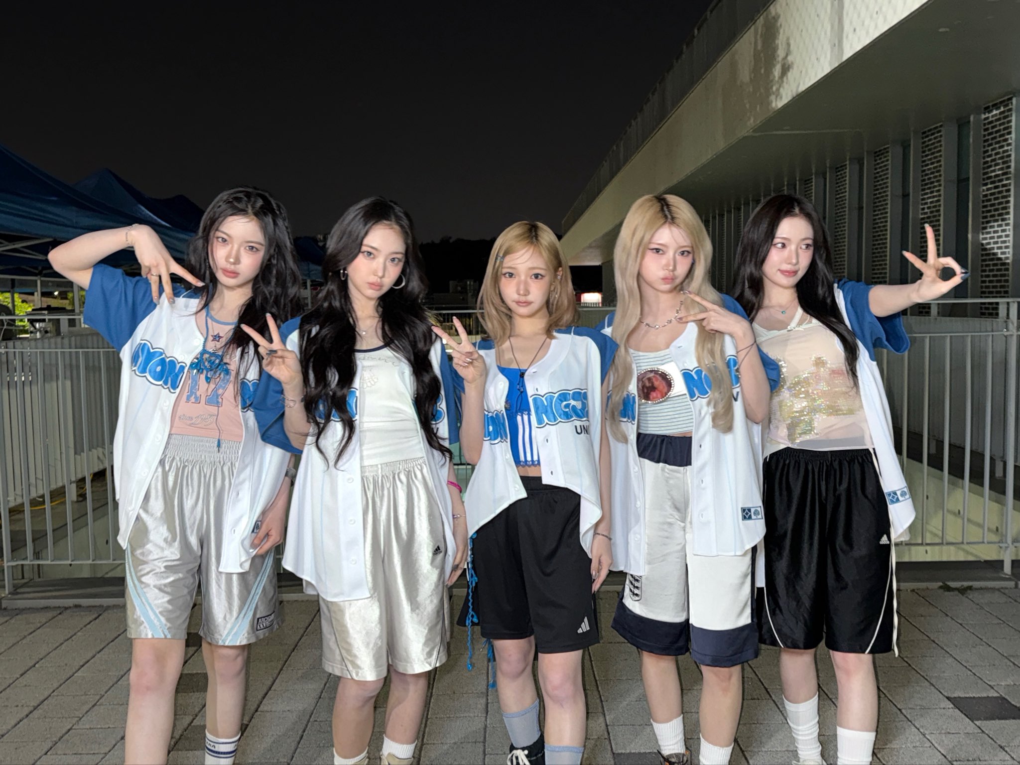 키키 이솔 wearing PB025B